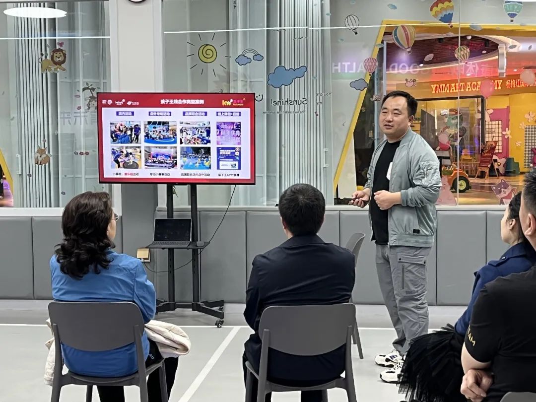 河南省体育局领导莅临PA视讯体育重庆子公司调研指导